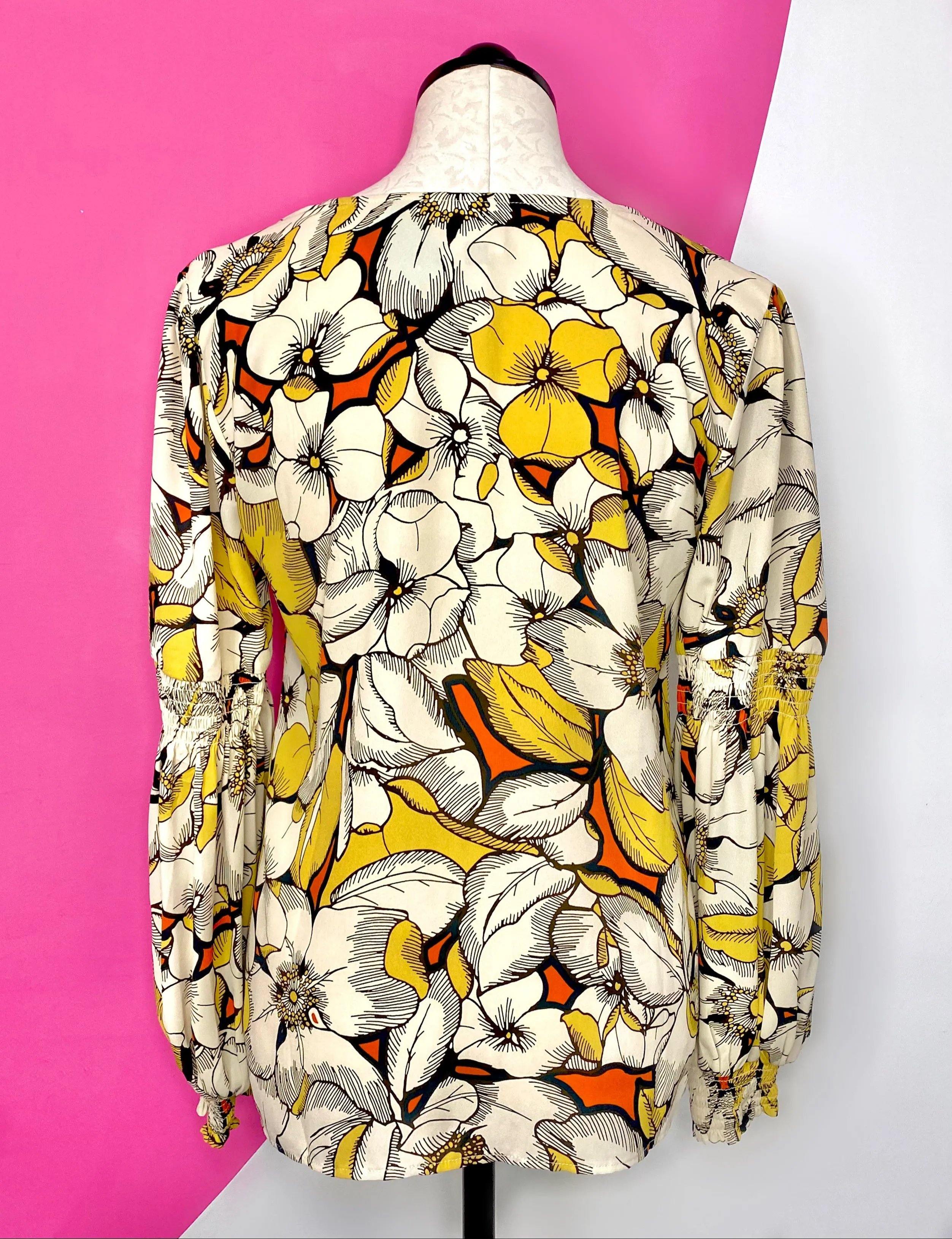 CABI SEQUEL FLORAL V NECK BLOUSE - S